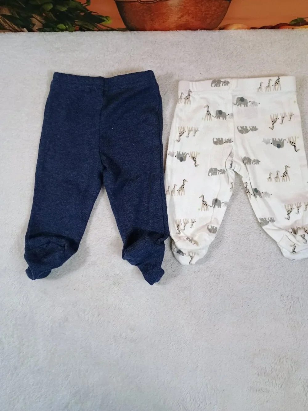 EUC Bundle-9pc Carters, Gerber, Sz New Born Mix & Match Outfits Essentials
